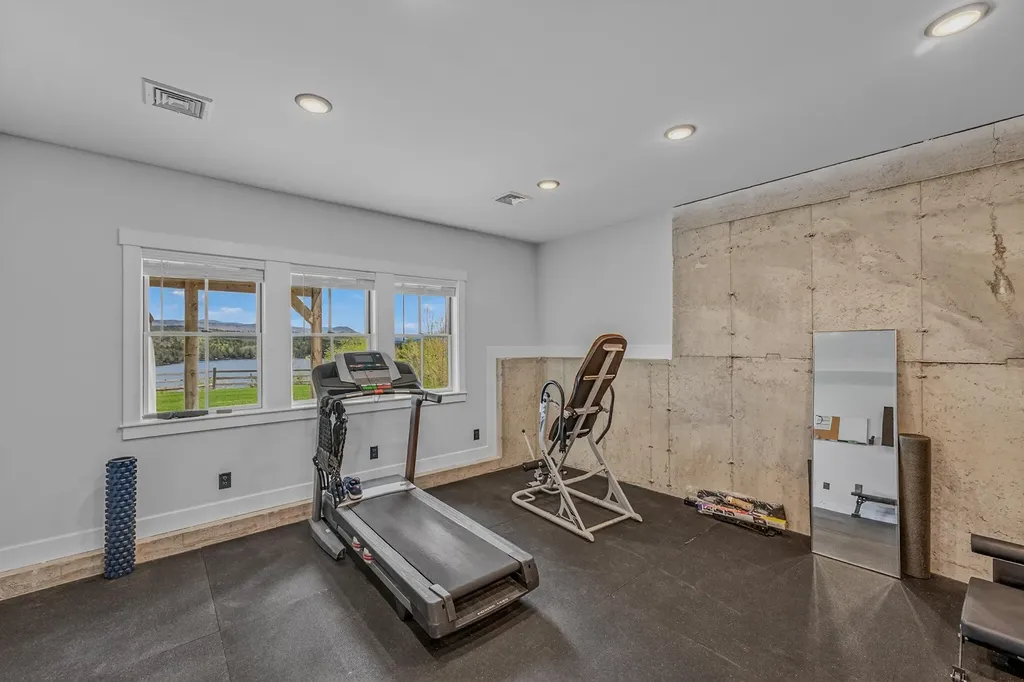 85 Shepard Hill Road Holderness NH 03245