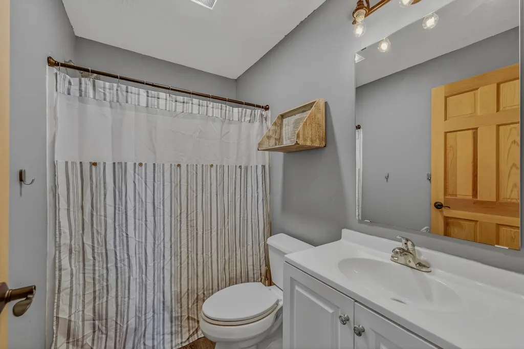 85 Shepard Hill Road Holderness NH 03245
