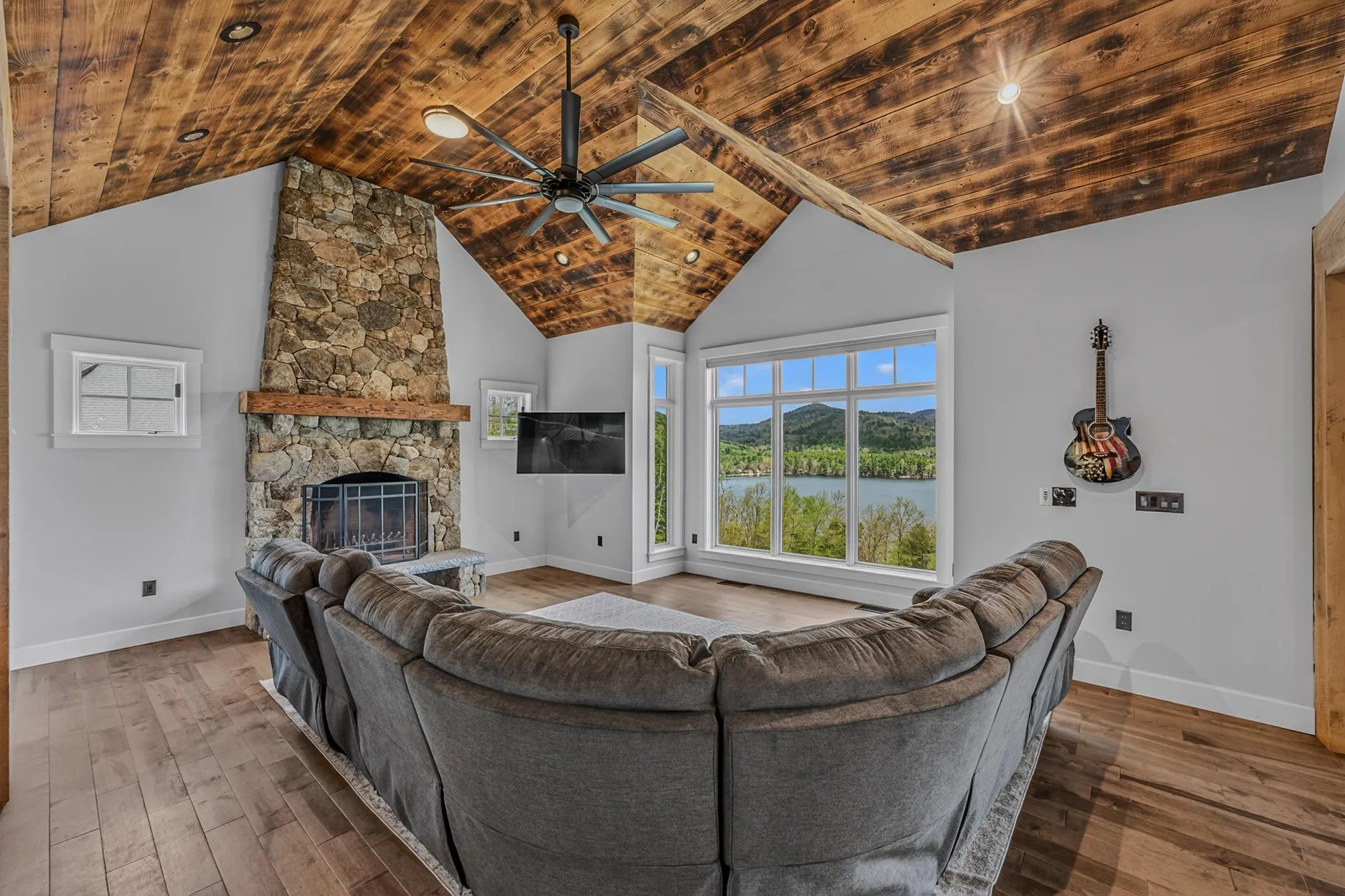 85 Shepard Hill Road Holderness NH 03245