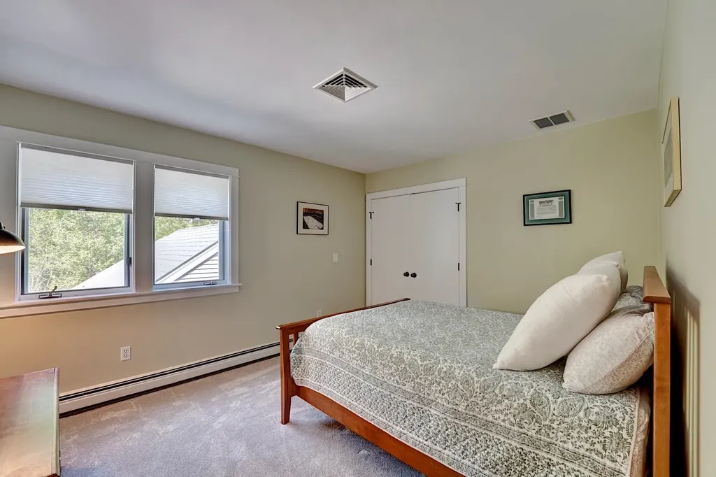 143 Mill Road North Hampton NH 03862