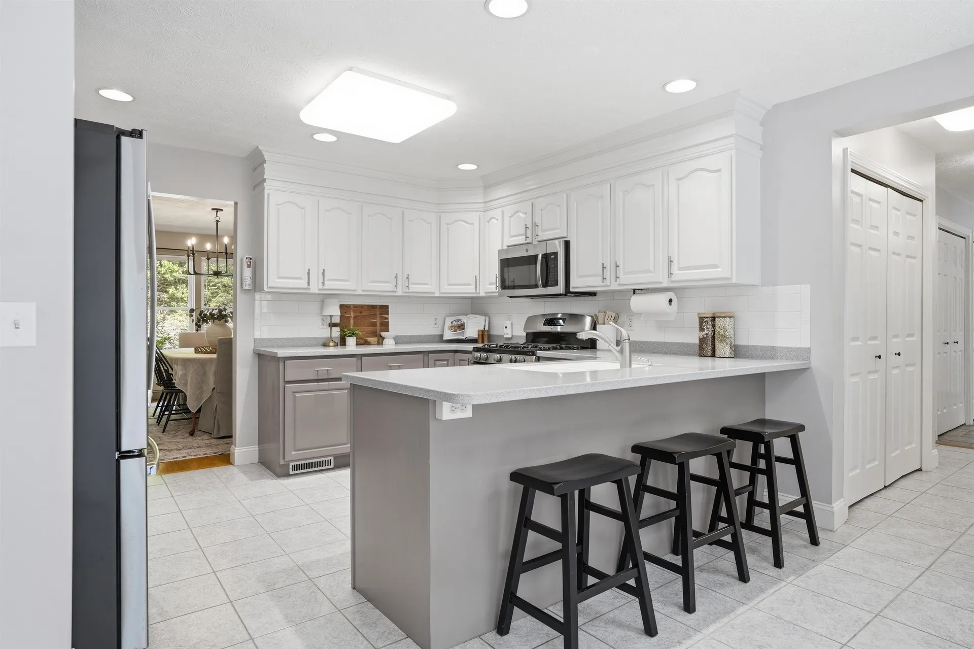 10 Ellison Drive Bedford NH 03110