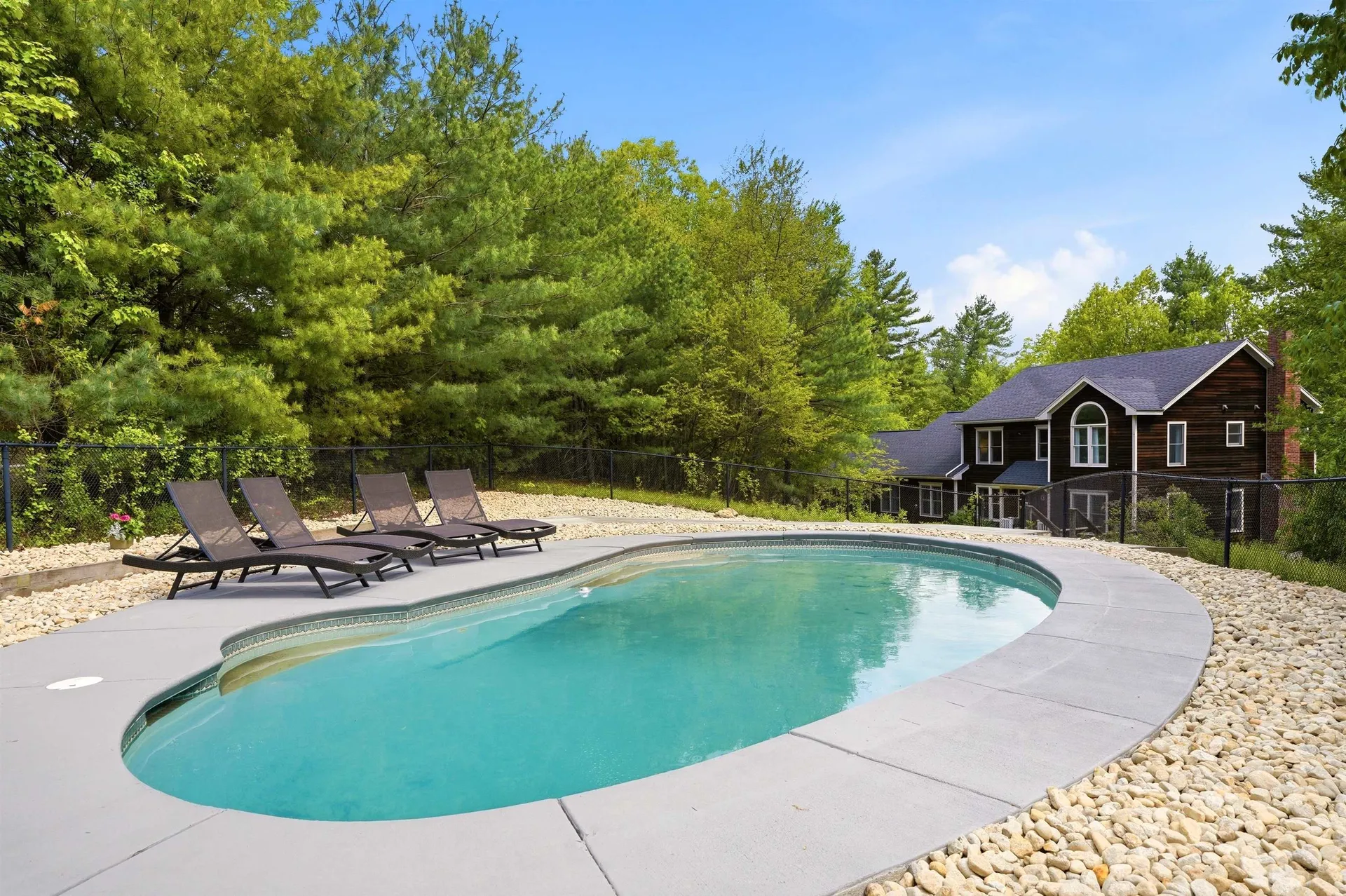 10 Ellison Drive Bedford NH 03110