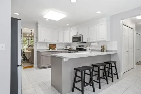10 Ellison Drive Bedford NH 03110