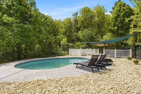 10 Ellison Drive Bedford NH 03110