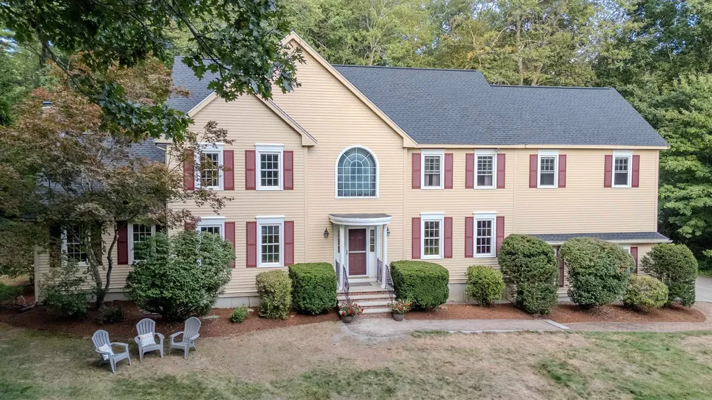 18 Nottingham Road Windham NH 03087