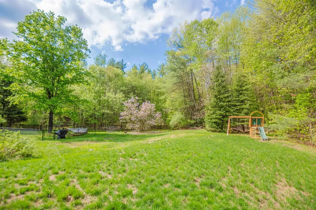 1038 Farrington Corner Road Hopkinton NH 03229