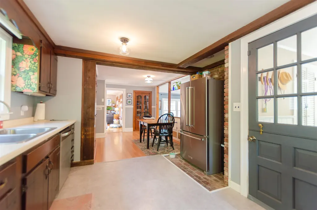 1038 Farrington Corner Road Hopkinton NH 03229