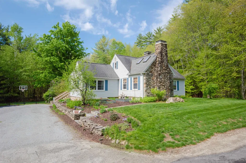 1038 Farrington Corner Road Hopkinton NH 03229