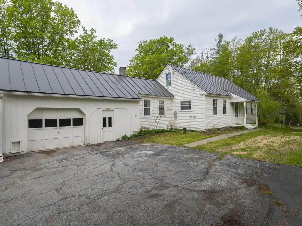 8913 County Road Calais VT 05648