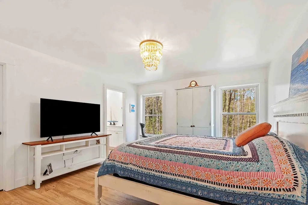 203 Bunker Road New London NH 03257