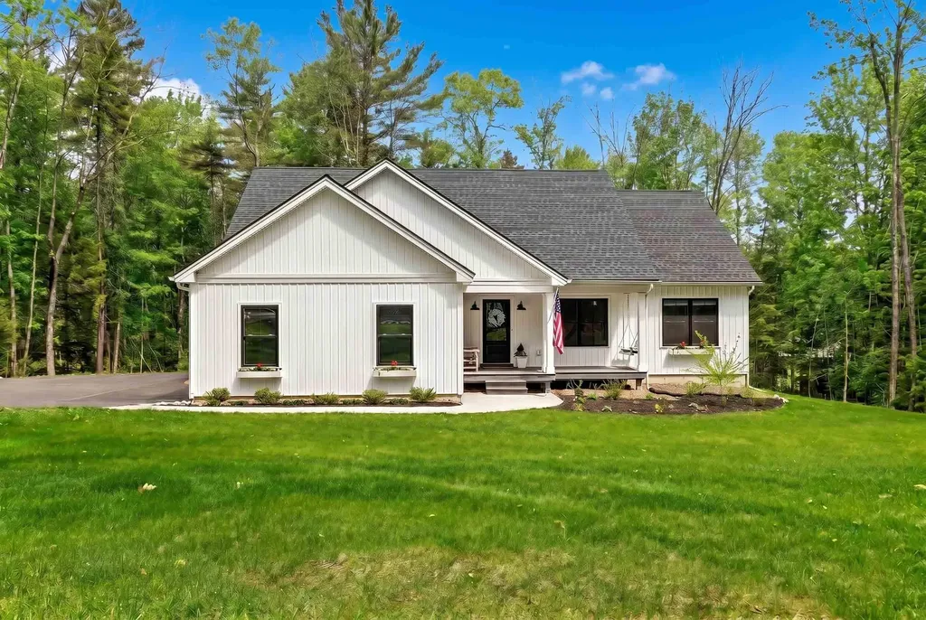 203 Bunker Road New London NH 03257