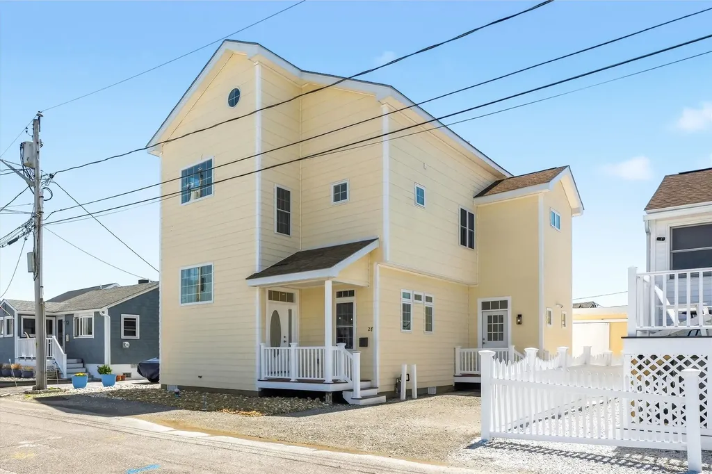 27 Bittersweet Lane Hampton NH 03842