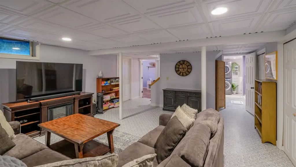12 Plumley Avenue Ludlow VT 05149