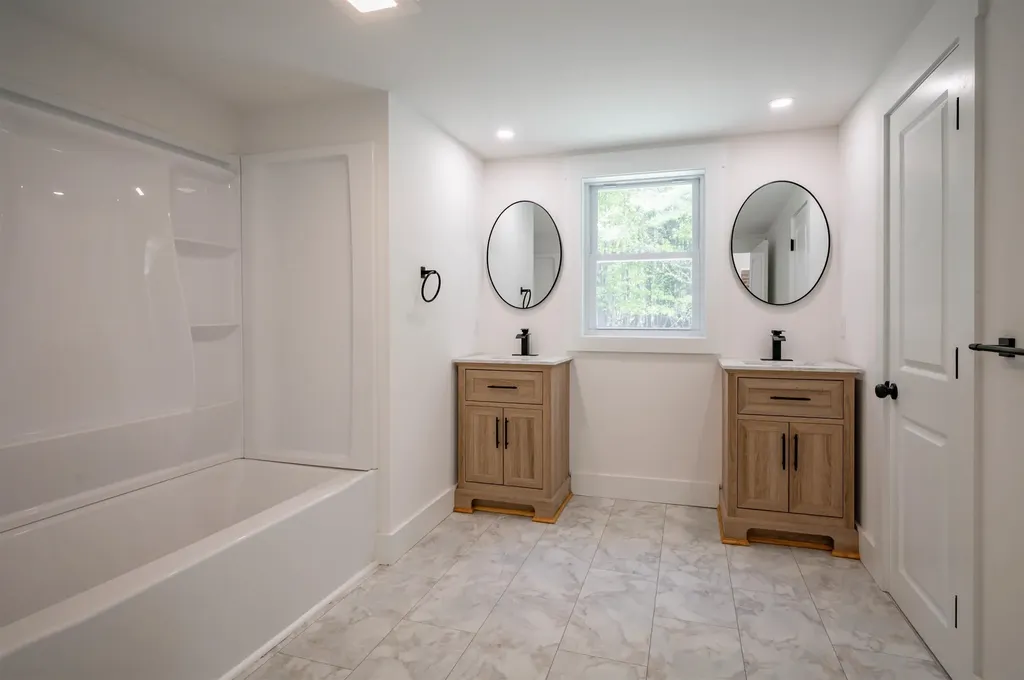 35 Bittersweet Lane Tilton NH 03276