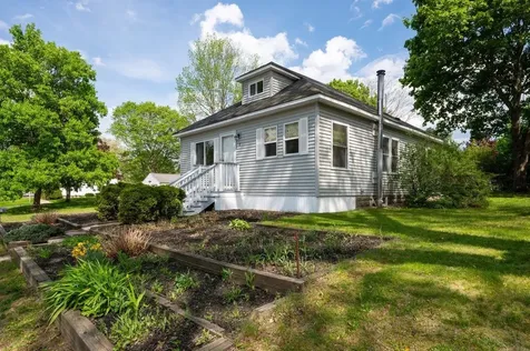 8 Harding Street Rochester NH 03867