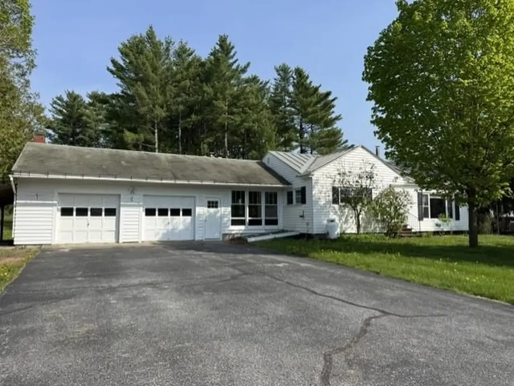 58 Hamilton Place Extension Richford VT 05476