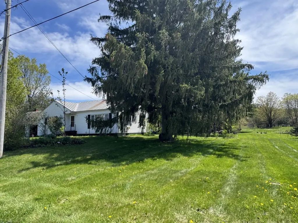 58 Hamilton Place Extension Richford VT 05476