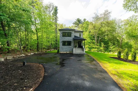 9 Trues Parkway Sandown NH 03873