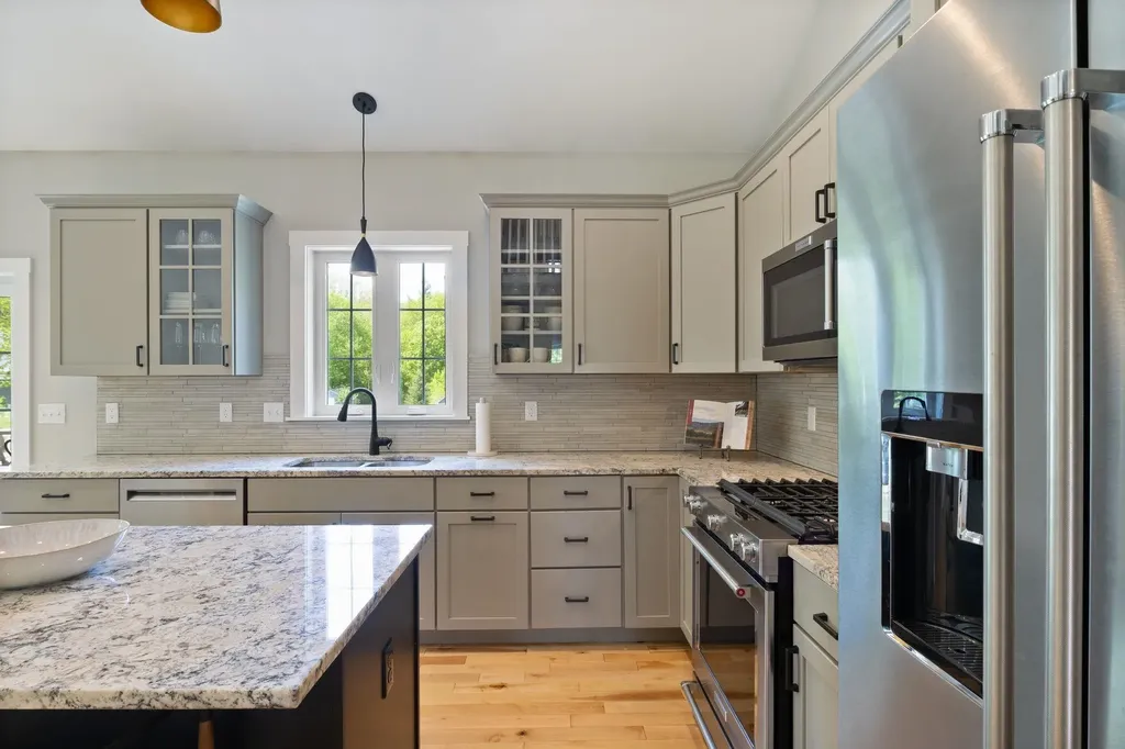 6 Betty Lane Stratham NH 03885