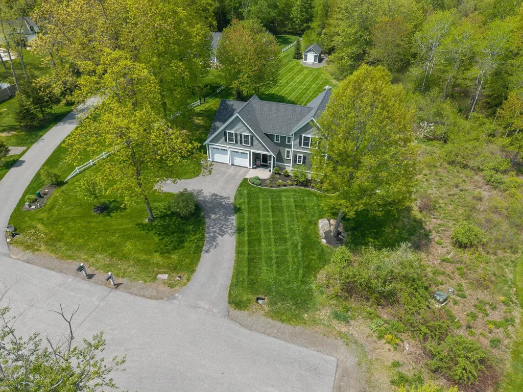 6 Betty Lane Stratham NH 03885
