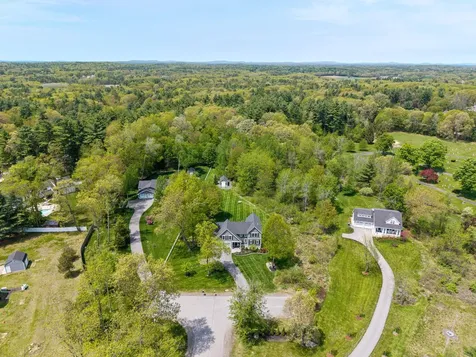 6 Betty Lane Stratham NH 03885