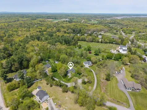 6 Betty Lane Stratham NH 03885