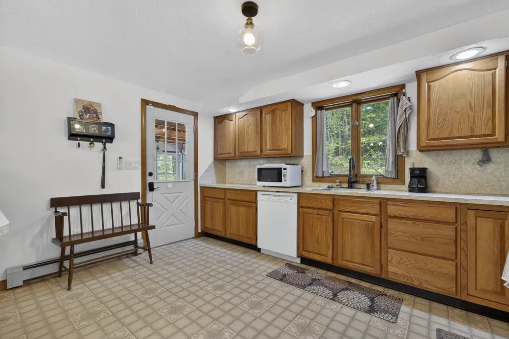 48 Queen Street Boscawen NH 03303