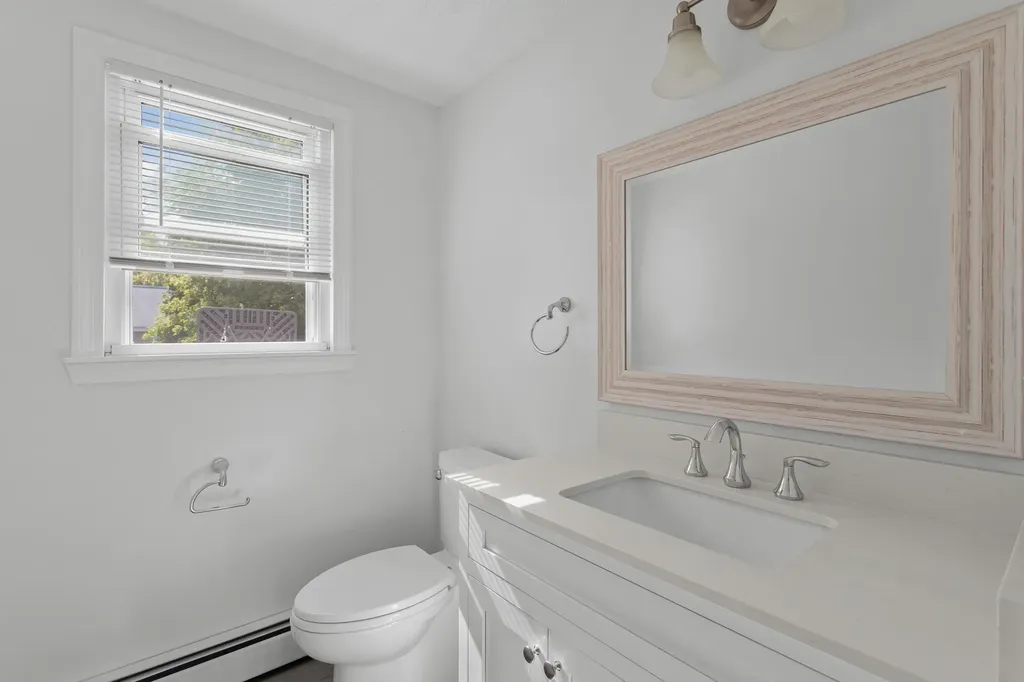 23 Hunt Street Nashua NH 03060