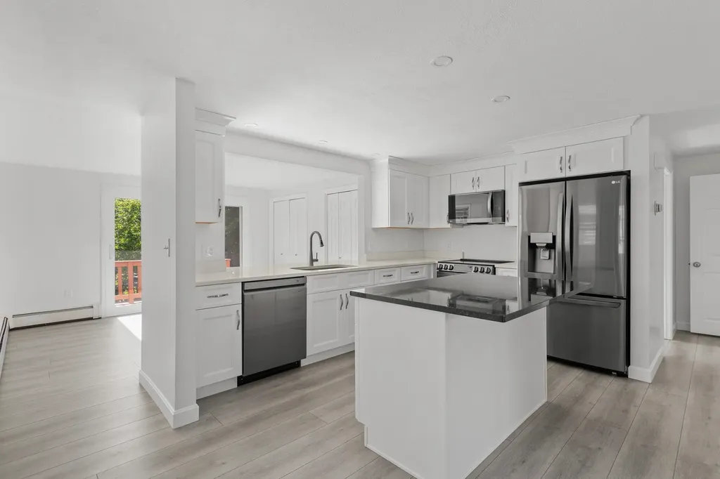 23 Hunt Street Nashua NH 03060
