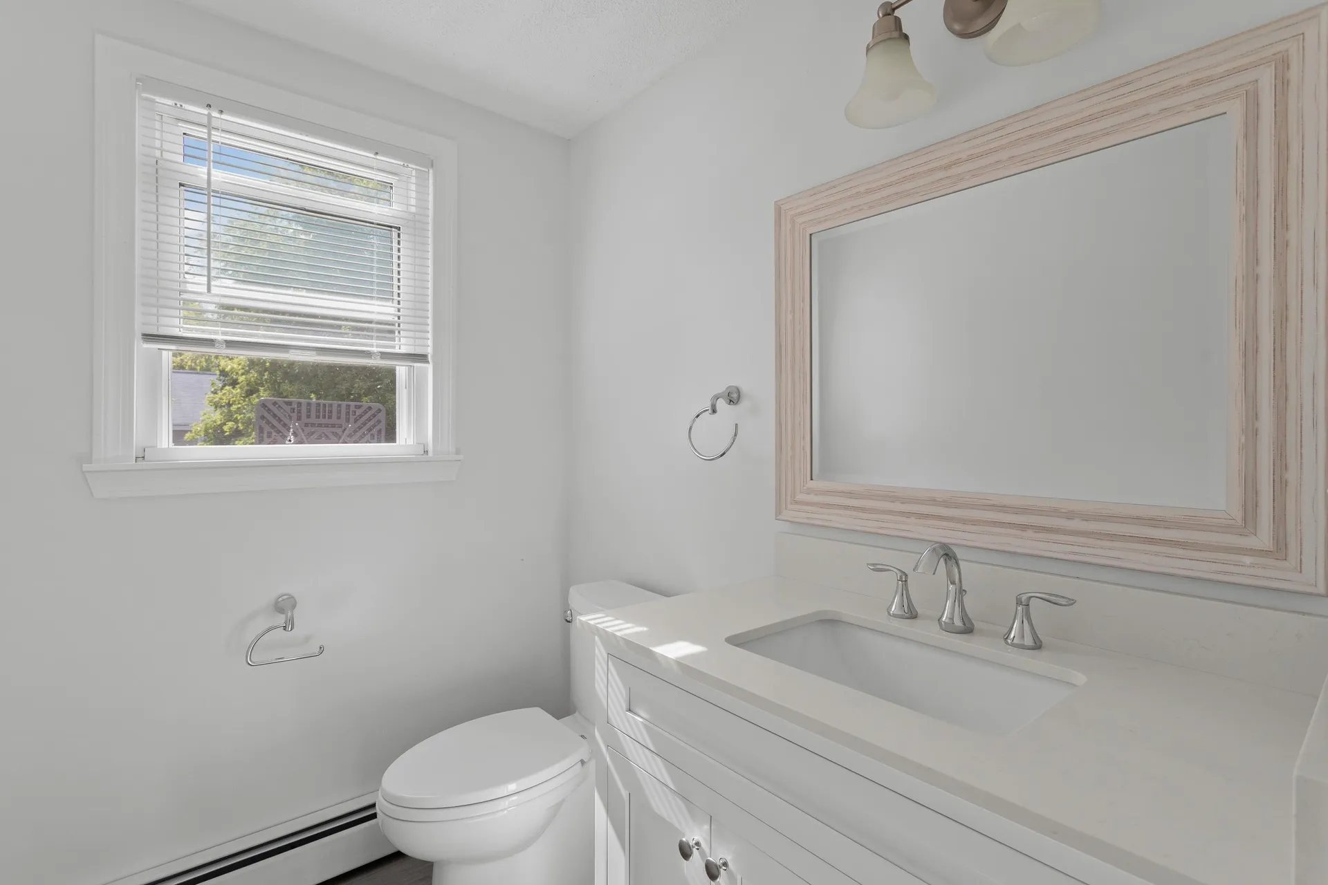 23 Hunt Street Nashua NH 03060