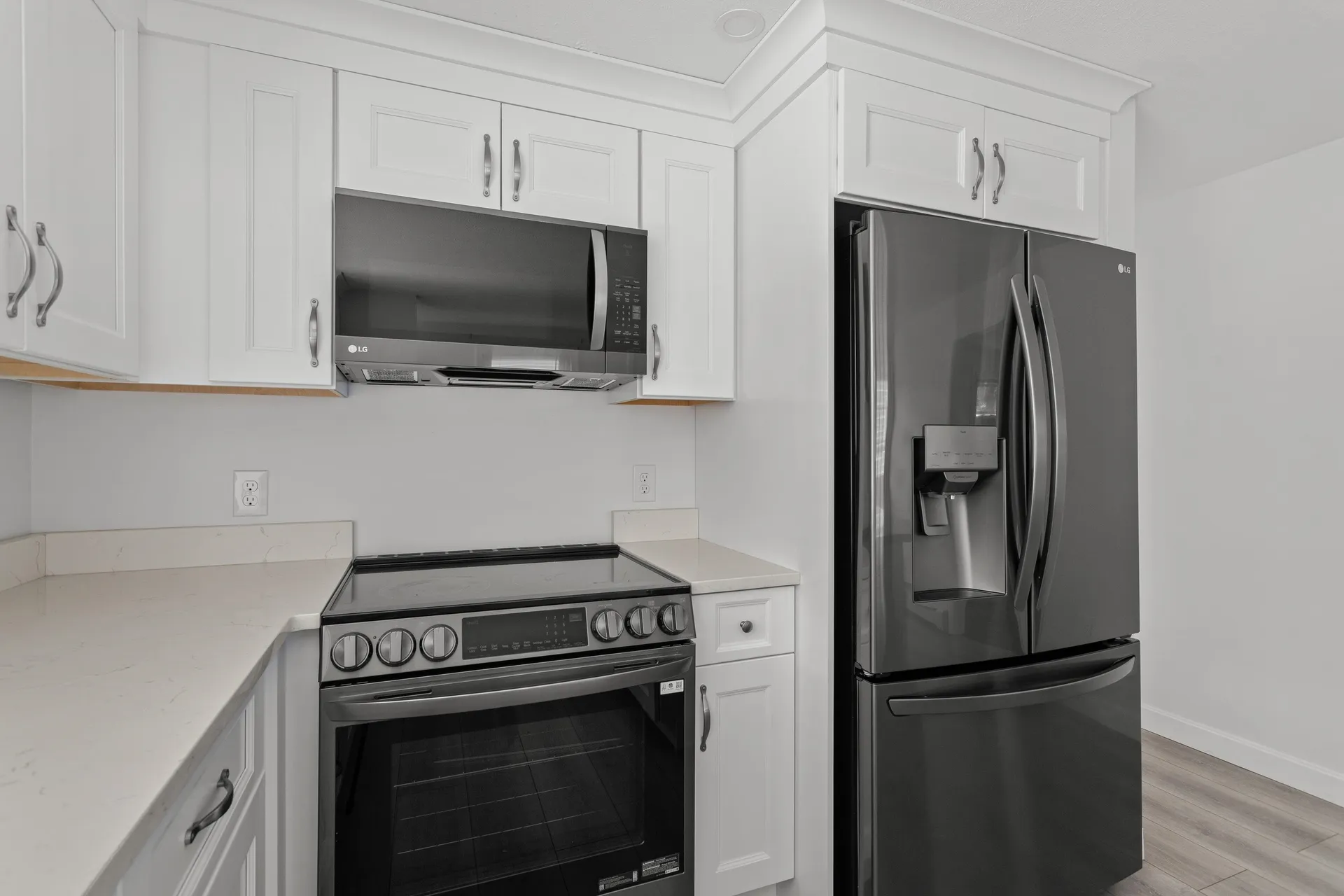 23 Hunt Street Nashua NH 03060