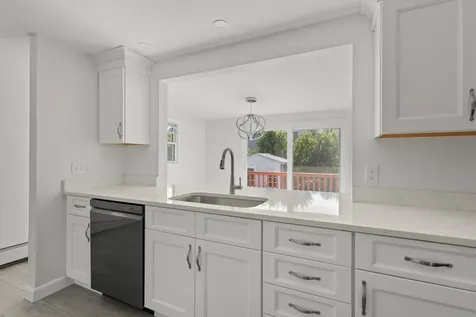 23 Hunt Street Nashua NH 03060