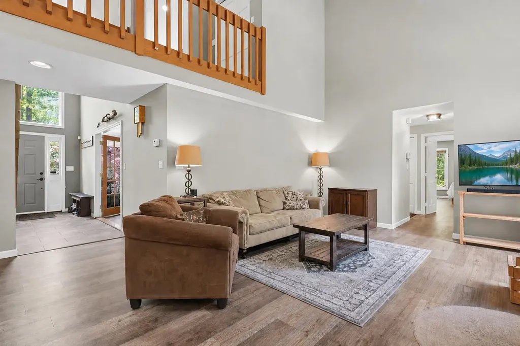 16 Hillsboro Circle Milford NH 03055