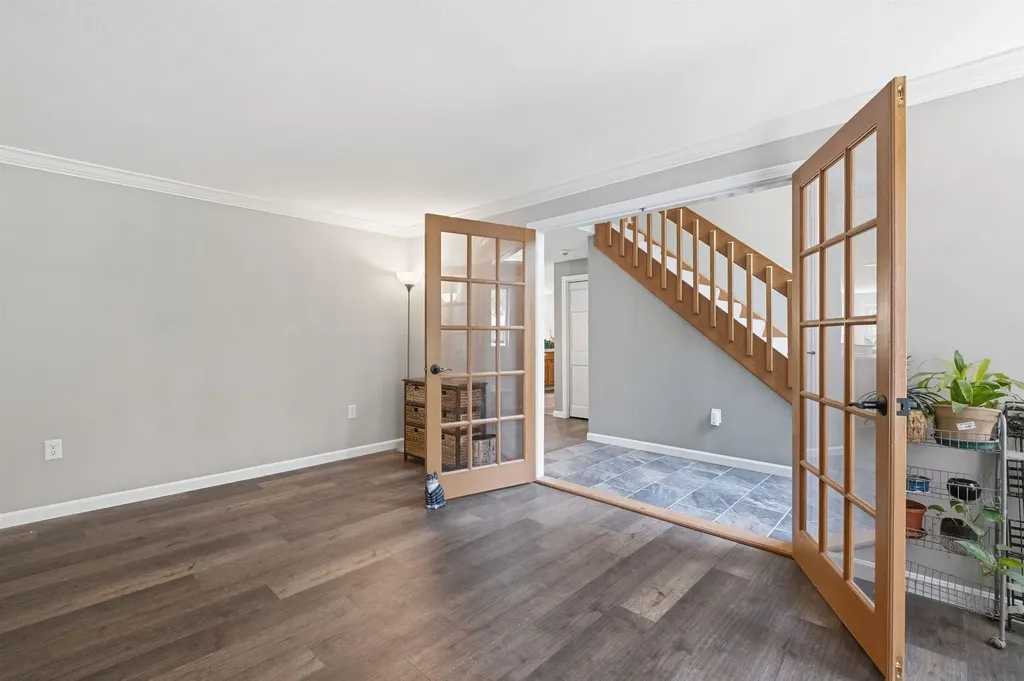 16 Hillsboro Circle Milford NH 03055