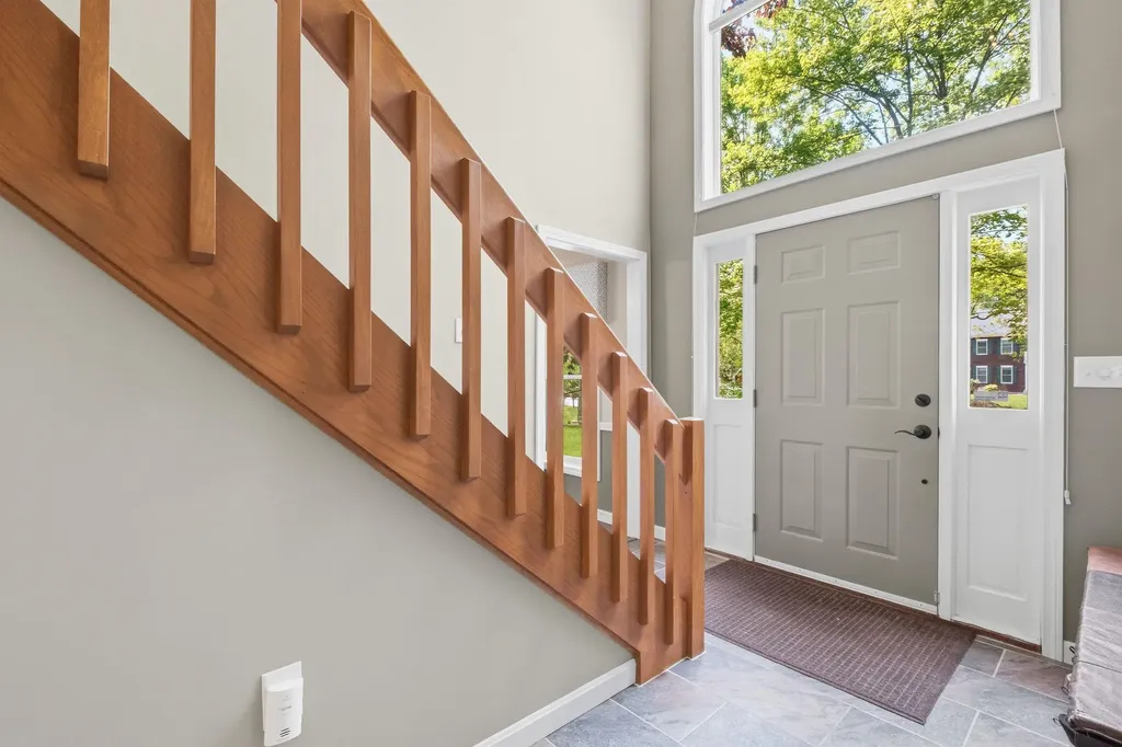 16 Hillsboro Circle Milford NH 03055