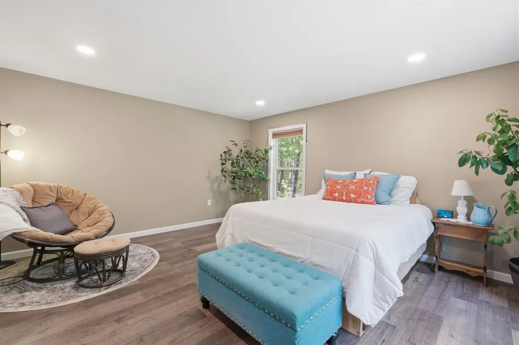 16 Hillsboro Circle Milford NH 03055
