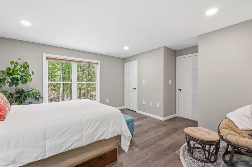 16 Hillsboro Circle Milford NH 03055