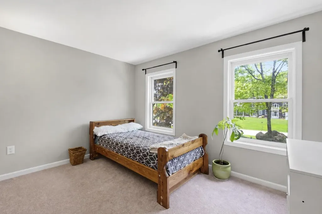 16 Hillsboro Circle Milford NH 03055