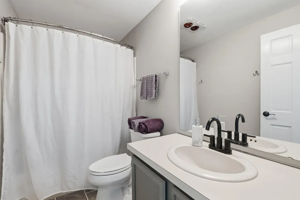 16 Hillsboro Circle Milford NH 03055