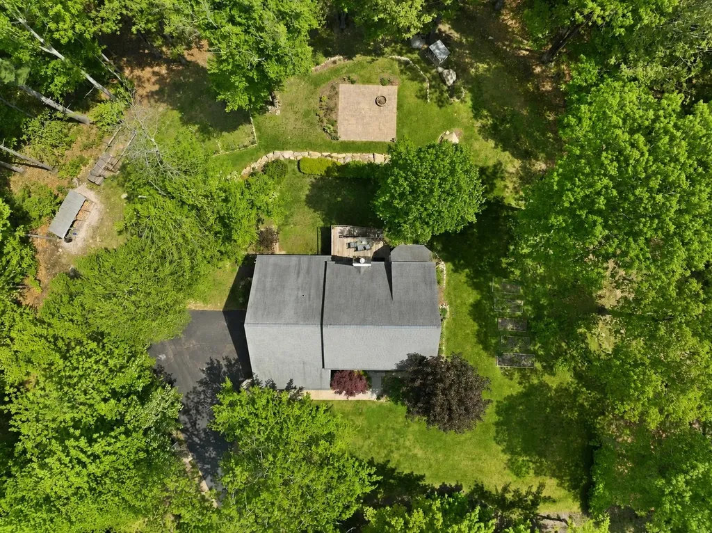 16 Hillsboro Circle Milford NH 03055