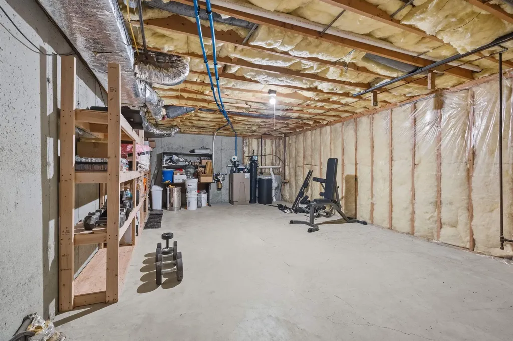 16 Hillsboro Circle Milford NH 03055