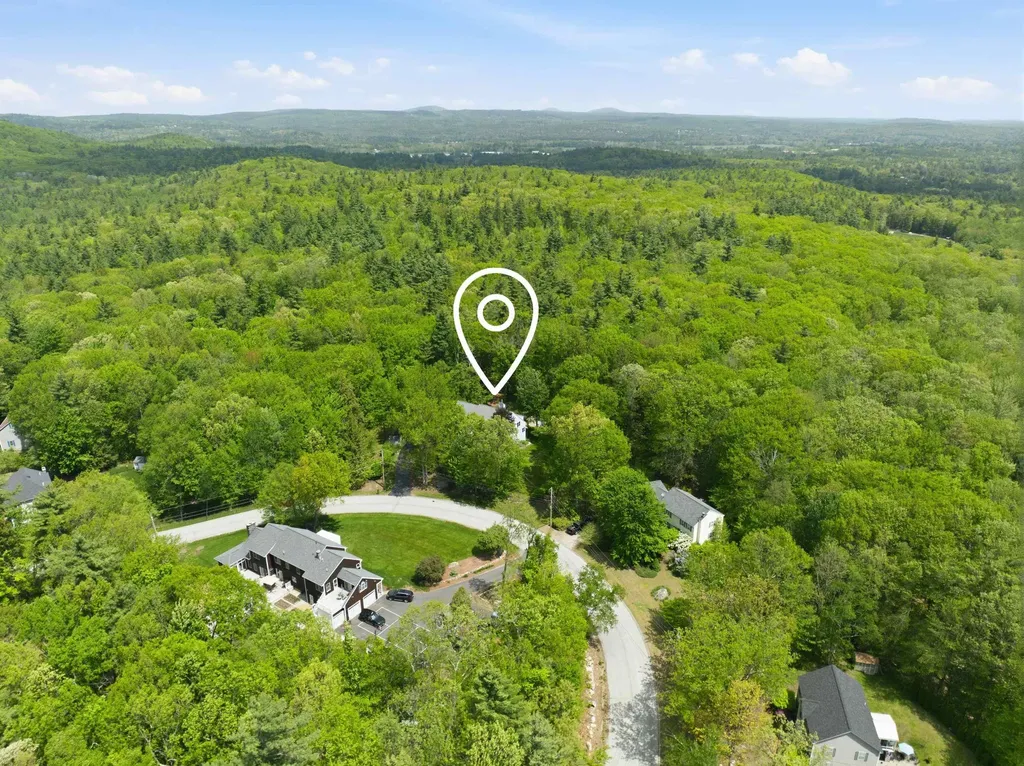 16 Hillsboro Circle Milford NH 03055