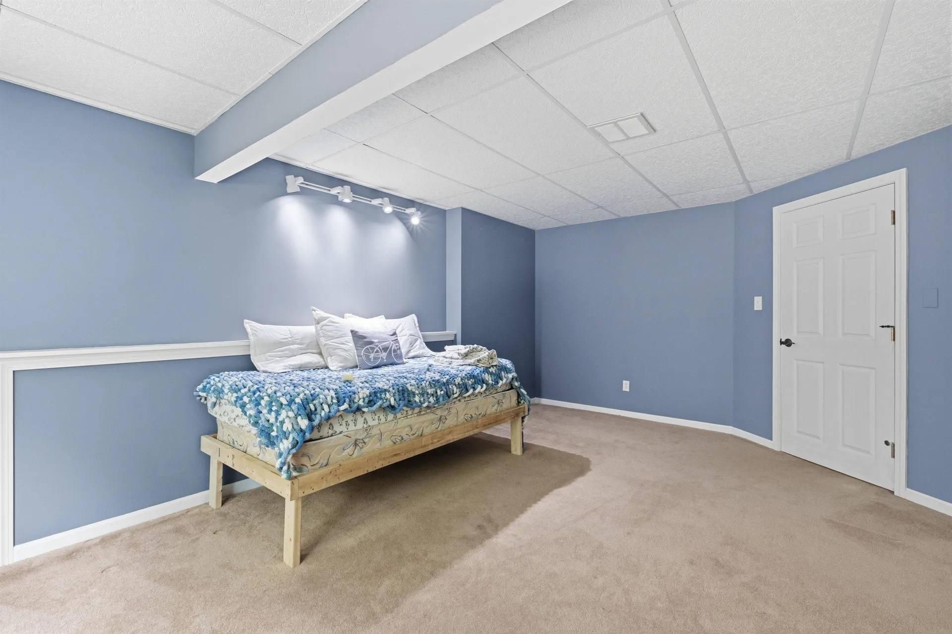 16 Hillsboro Circle Milford NH 03055