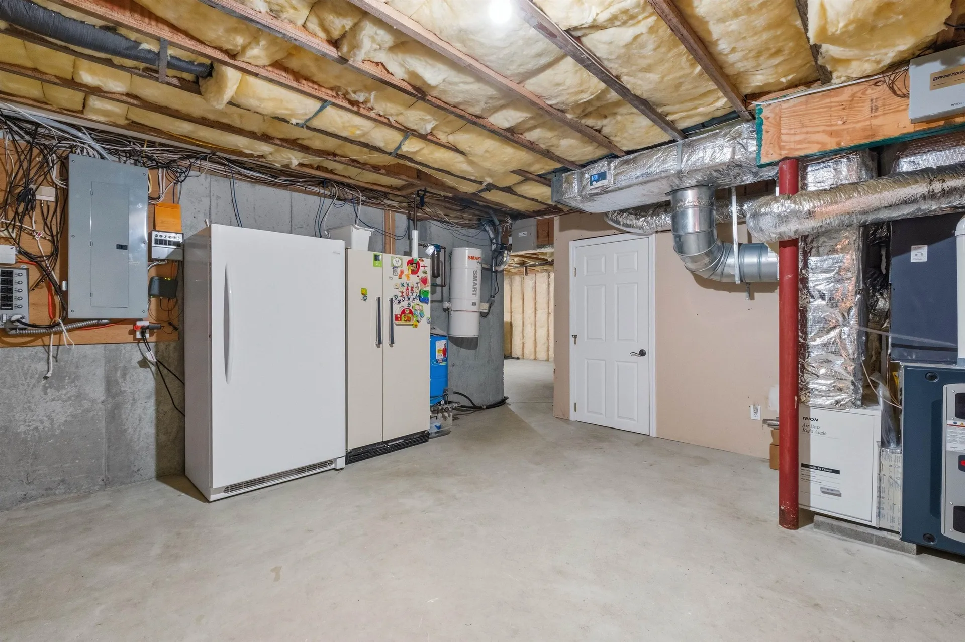 16 Hillsboro Circle Milford NH 03055