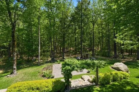 16 Hillsboro Circle Milford NH 03055