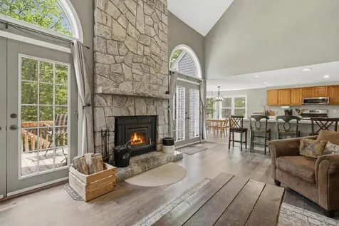 16 Hillsboro Circle Milford NH 03055