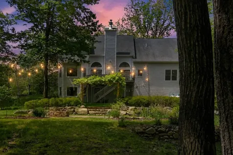 16 Hillsboro Circle Milford NH 03055