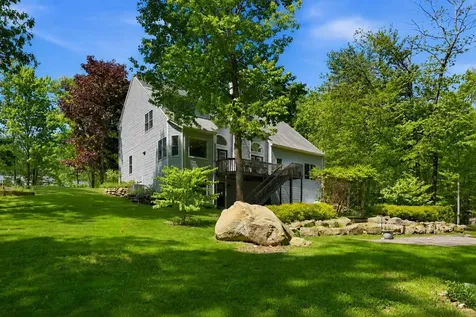 16 Hillsboro Circle Milford NH 03055