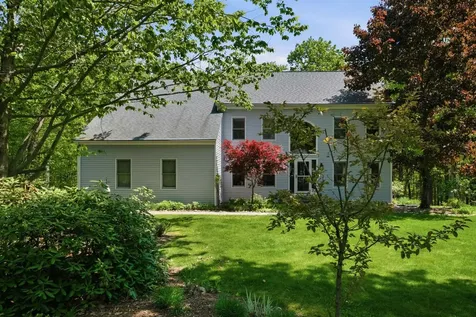16 Hillsboro Circle Milford NH 03055