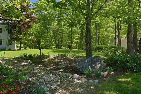 16 Hillsboro Circle Milford NH 03055